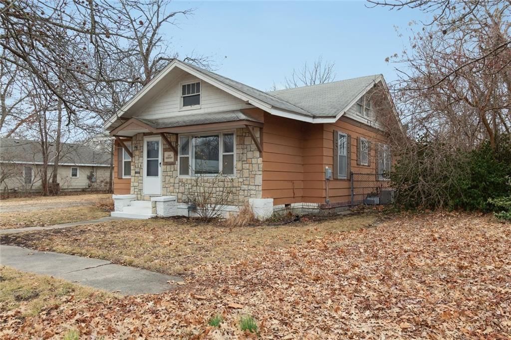 319 S Wilson Avenue — photo 31