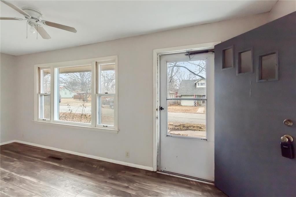 319 S Wilson Avenue — photo 5