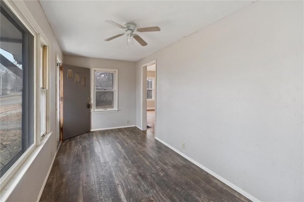 319 S Wilson Avenue — photo 7
