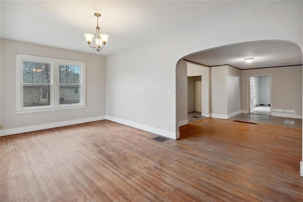 319 S Wilson Avenue — photo 8