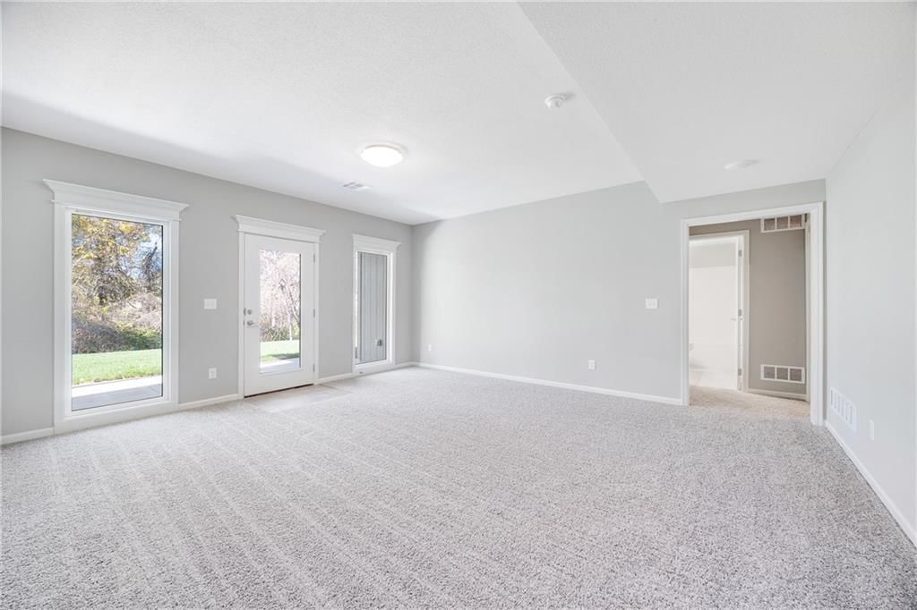 9443 N Belton Avenue — photo 32