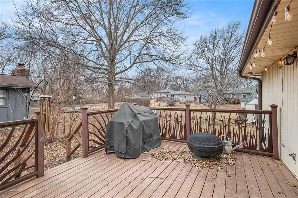 306 NE Corder Street — photo 25