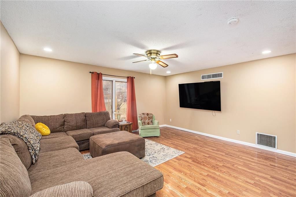 306 NE Corder Street — photo 5