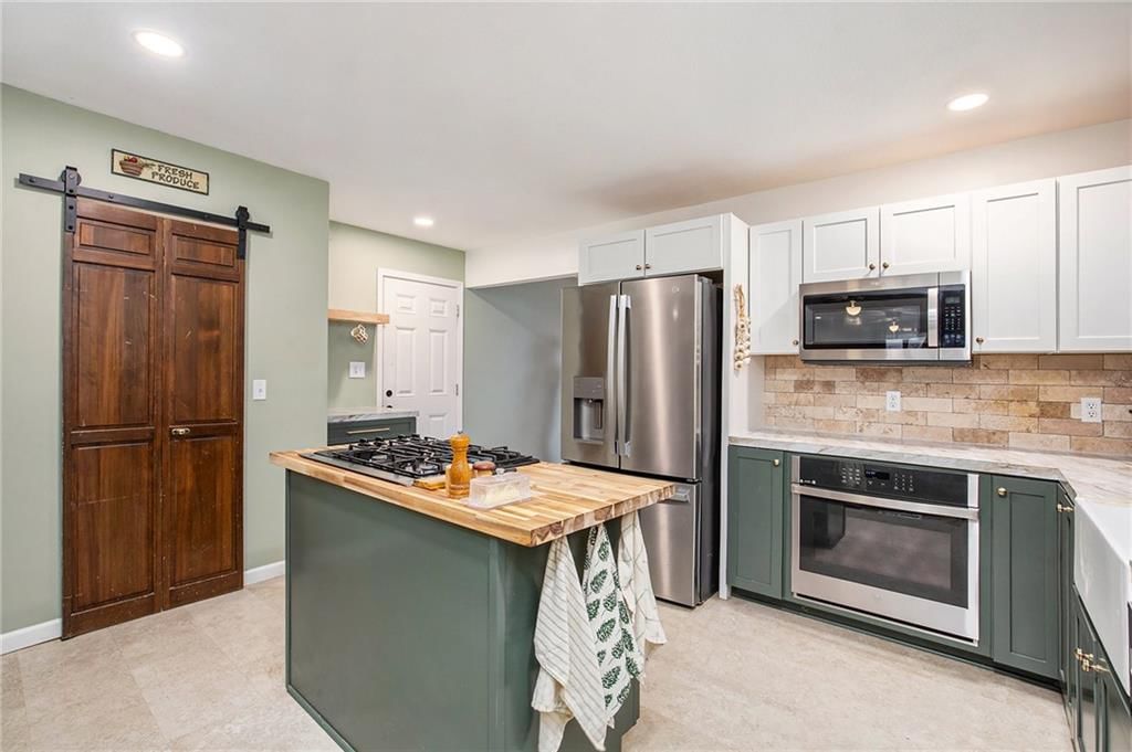 306 NE Corder Street — photo 8