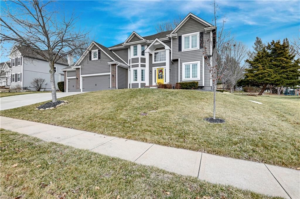 2321 SW Waterfall Drive — photo 3