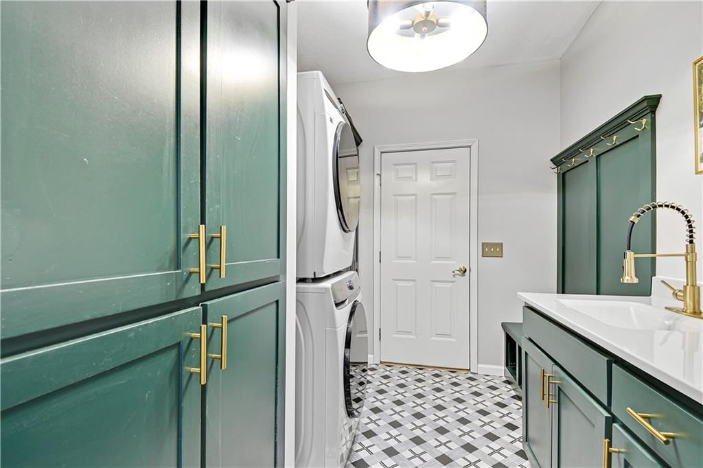 2321 SW Waterfall Drive — photo 21