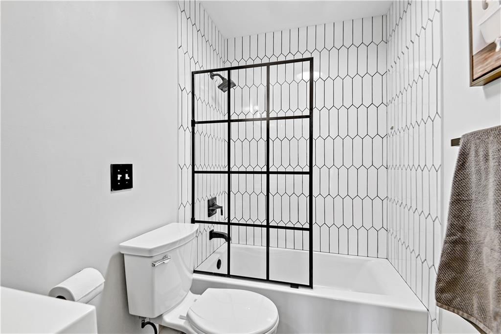 2321 SW Waterfall Drive — photo 29