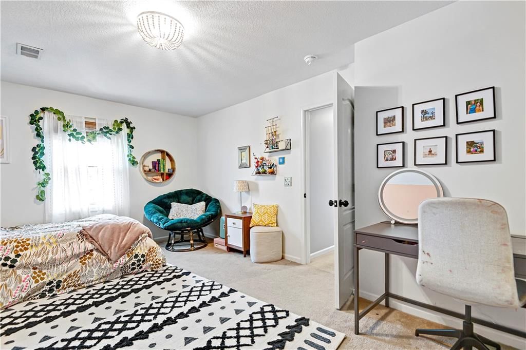 2321 SW Waterfall Drive — photo 33