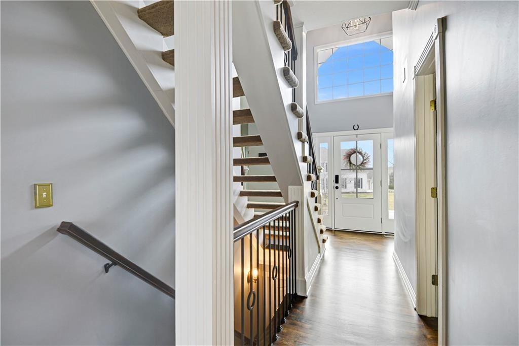 2321 SW Waterfall Drive — photo 10