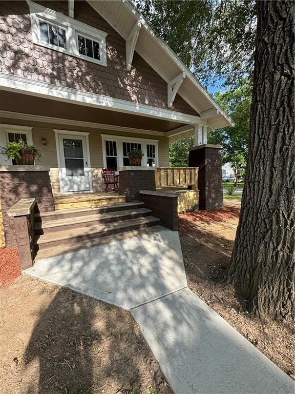 119 E 2nd Street — photo 16