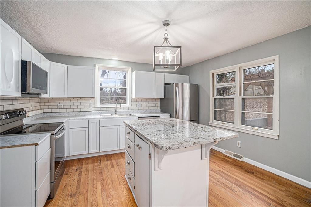 638 N Fairview Avenue — photo 11