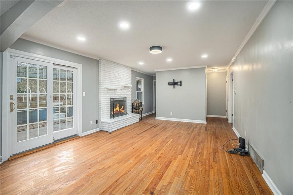 638 N Fairview Avenue — photo 13