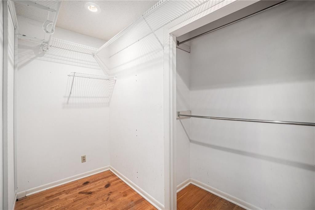 638 N Fairview Avenue — photo 23