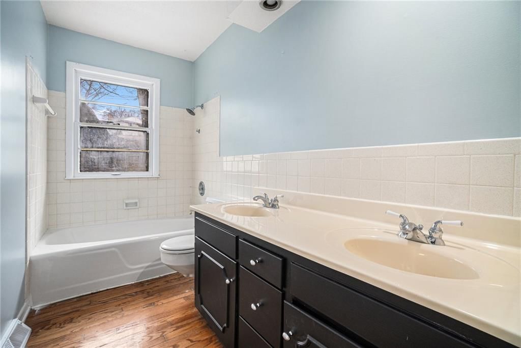 638 N Fairview Avenue — photo 25