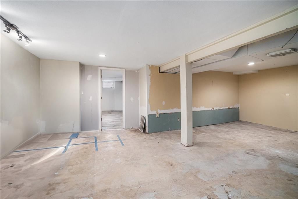 638 N Fairview Avenue — photo 28