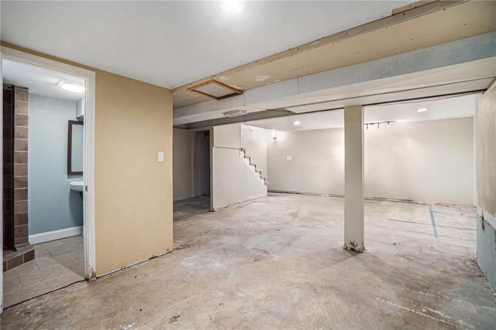 638 N Fairview Avenue — photo 29