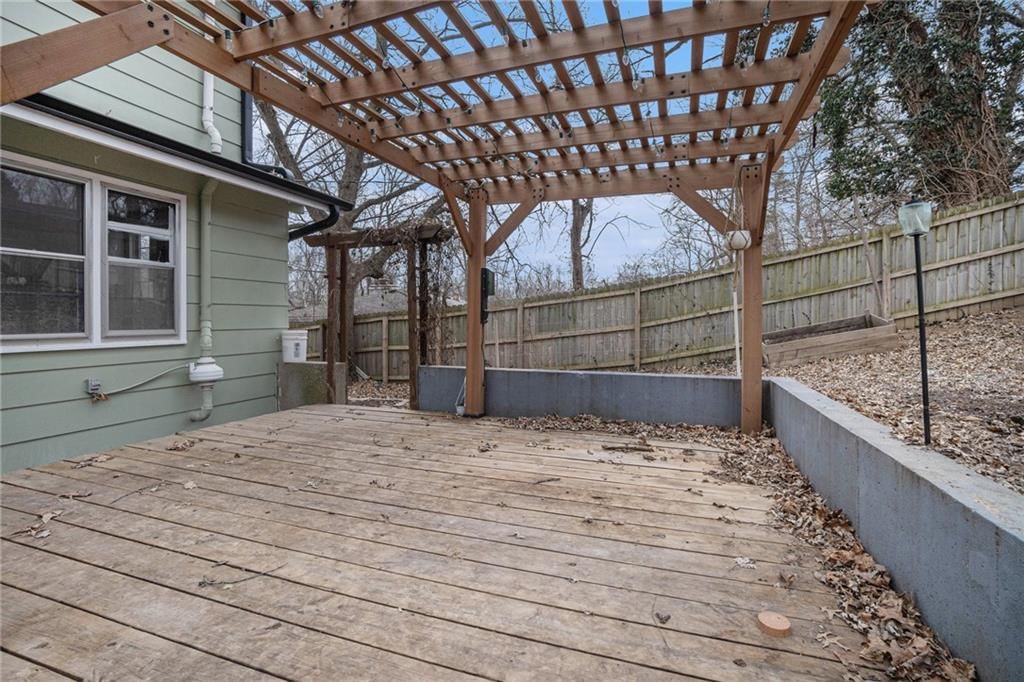 638 N Fairview Avenue — photo 32
