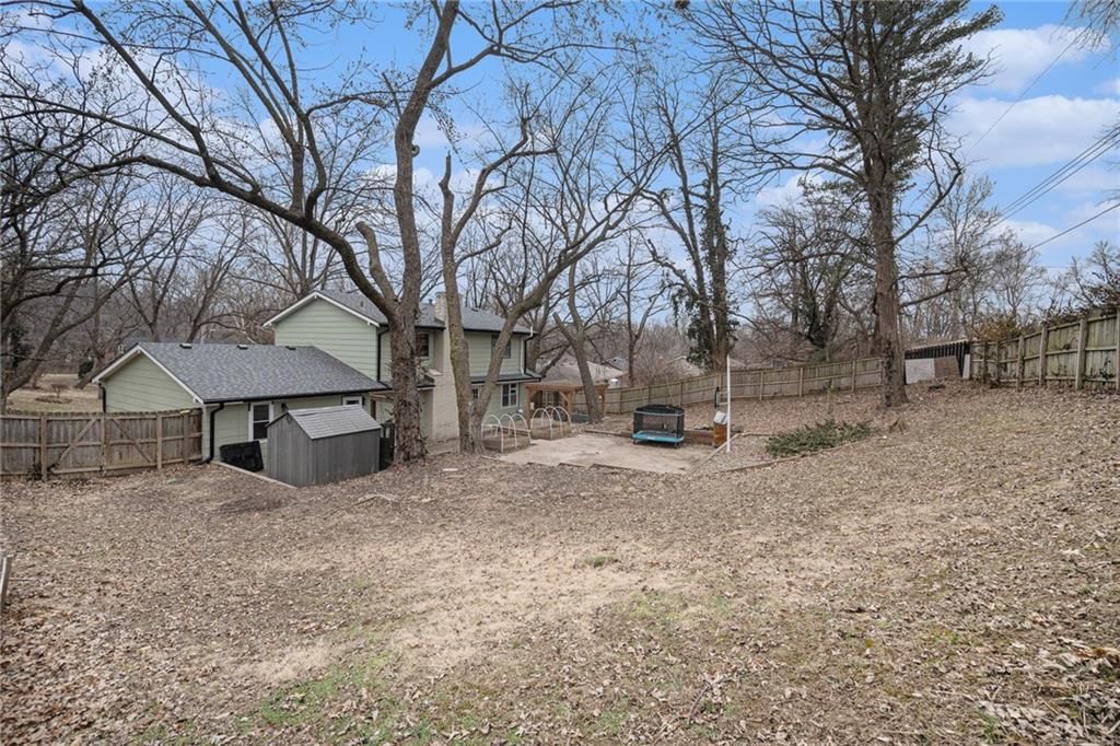 638 N Fairview Avenue — photo 38