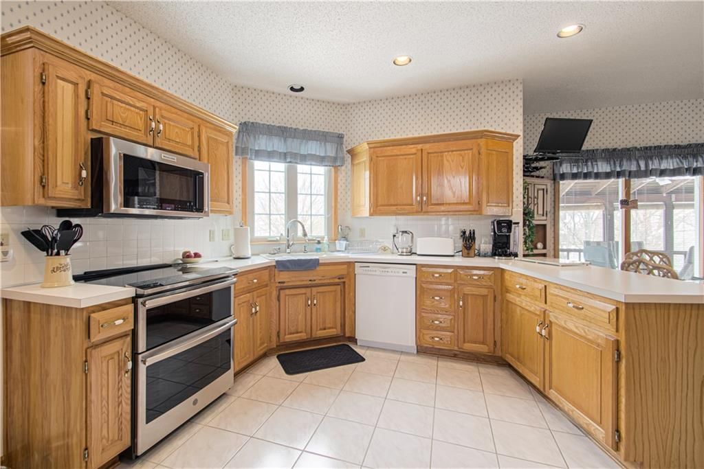 13173 England Street — photo 36