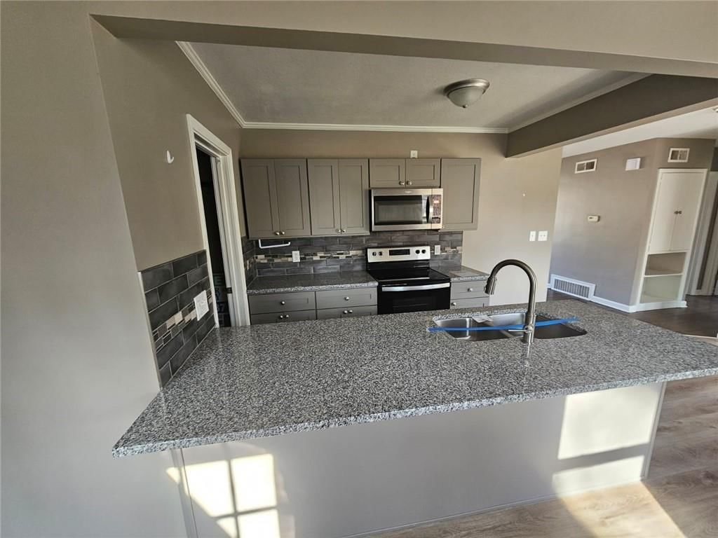 679 W Cedar Street — photo 11