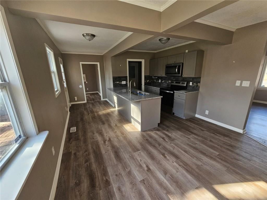 679 W Cedar Street — photo 9