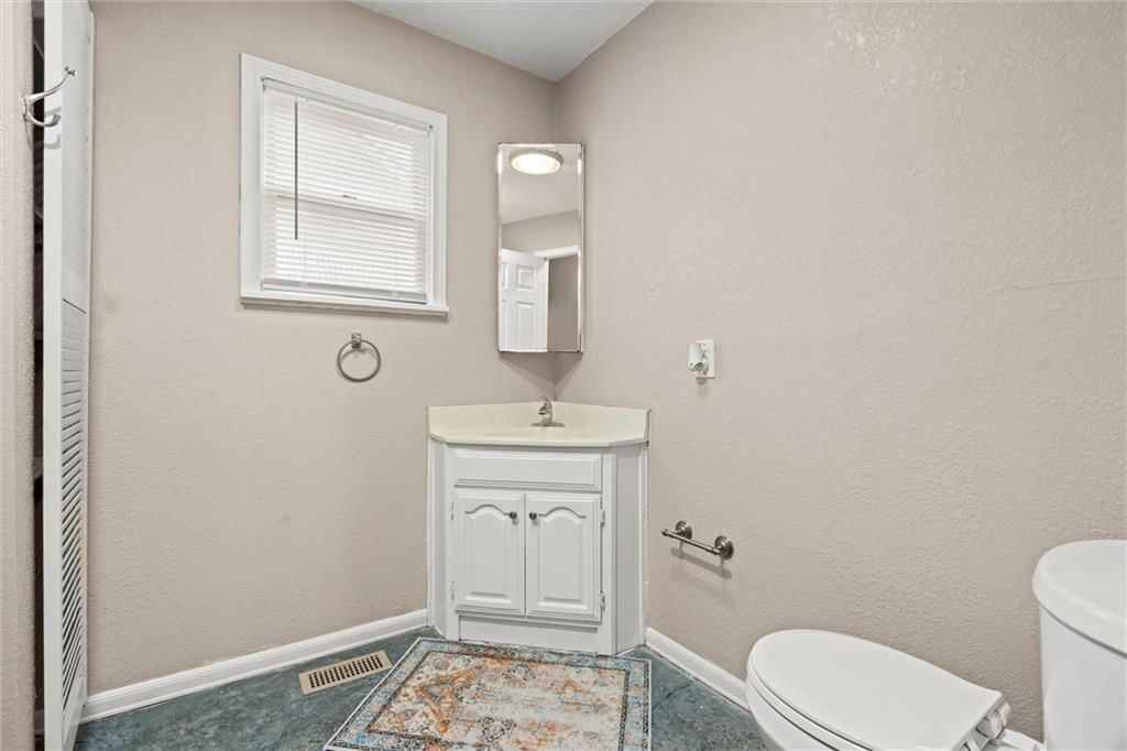 815 S Crysler Avenue — photo 18