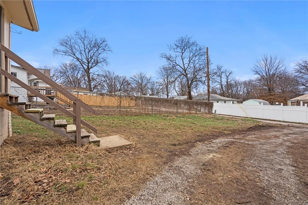 815 S Crysler Avenue — photo 27