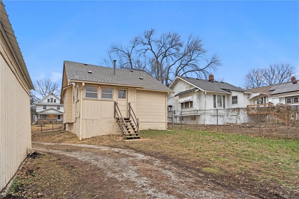 815 S Crysler Avenue — photo 28