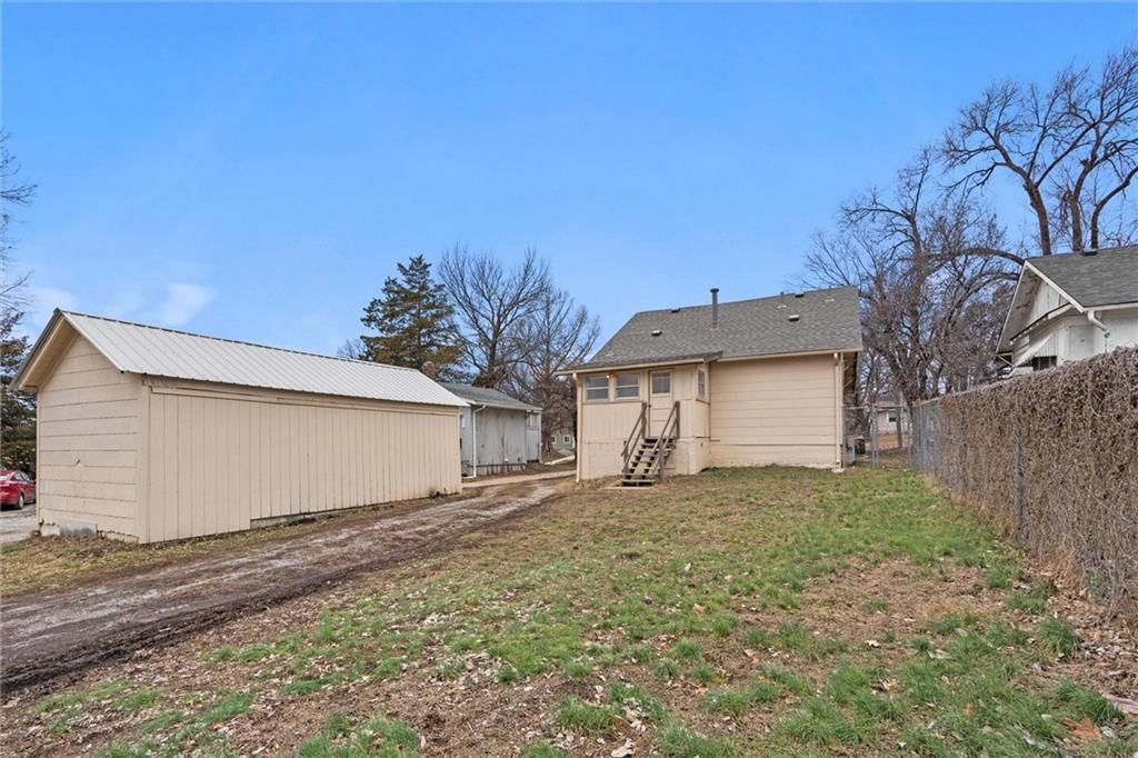 815 S Crysler Avenue — photo 29