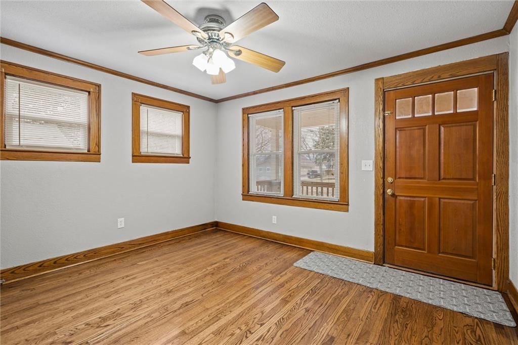 815 S Crysler Avenue — photo 7