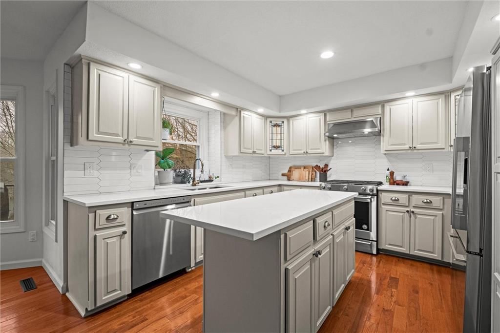 14527 W 81st Street — photo 6