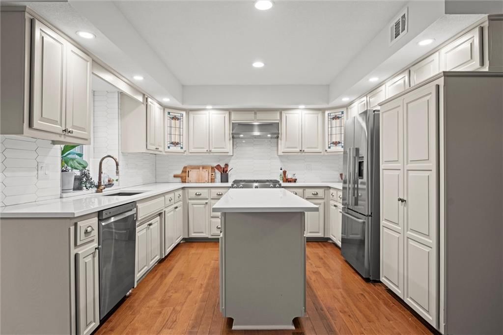 14527 W 81st Street — photo 7