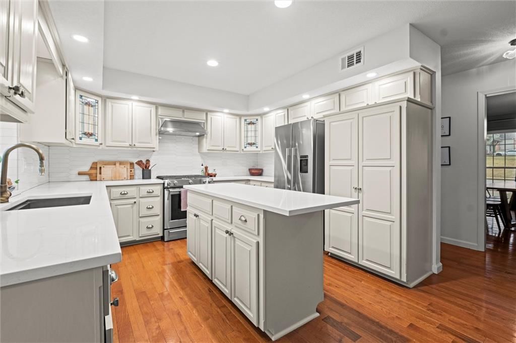 14527 W 81st Street — photo 8