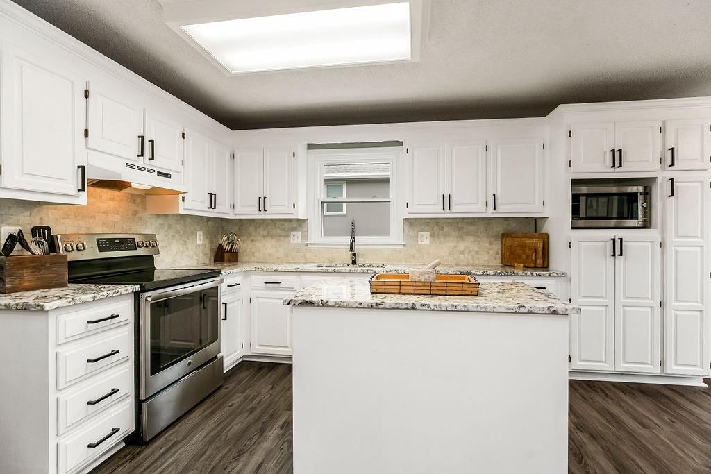 3775 SW Kimstin Circle — photo 8