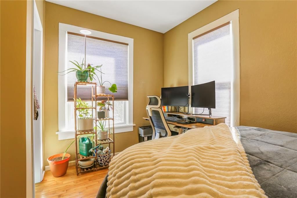 128 Clark Avenue — photo 17