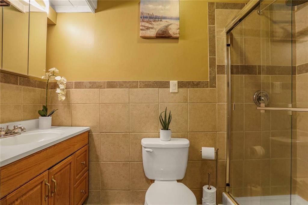 128 Clark Avenue — photo 21