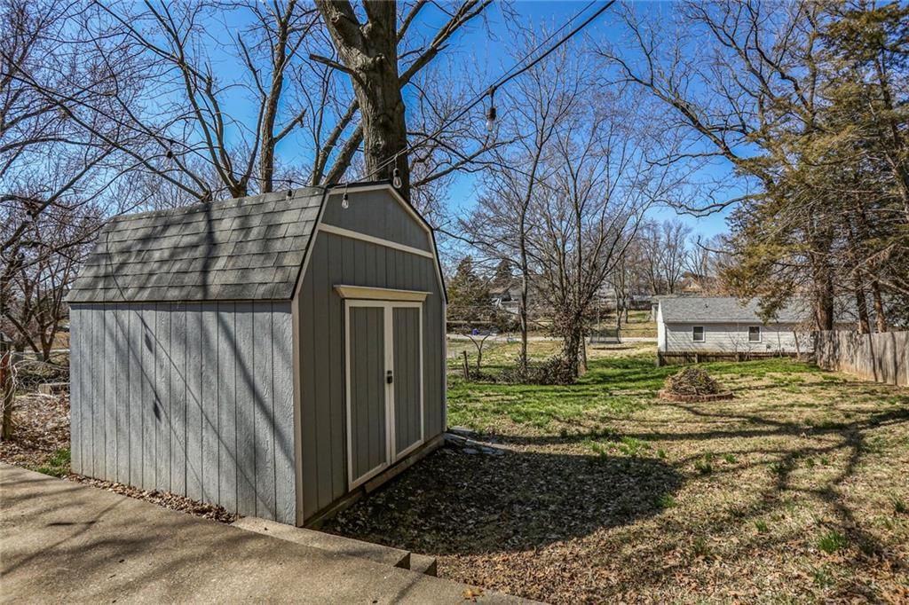 128 Clark Avenue — photo 24