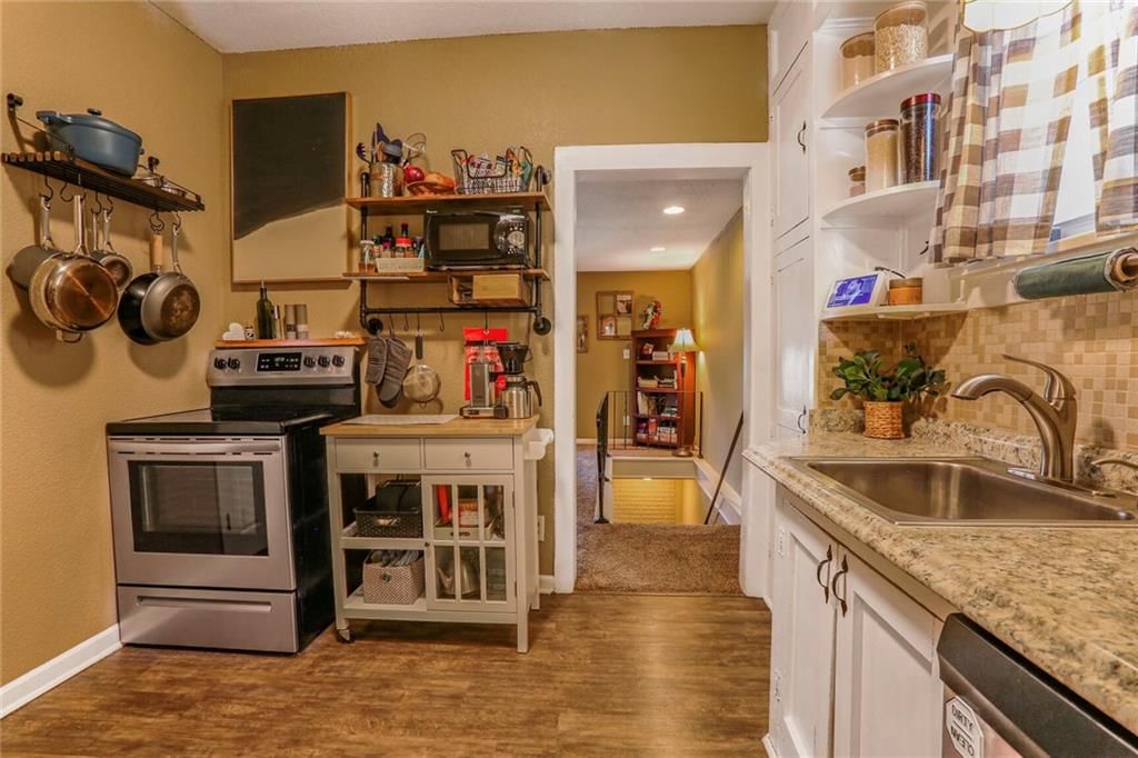 128 Clark Avenue — photo 7