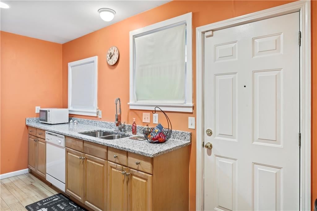 5304 Brooklyn Avenue — photo 5