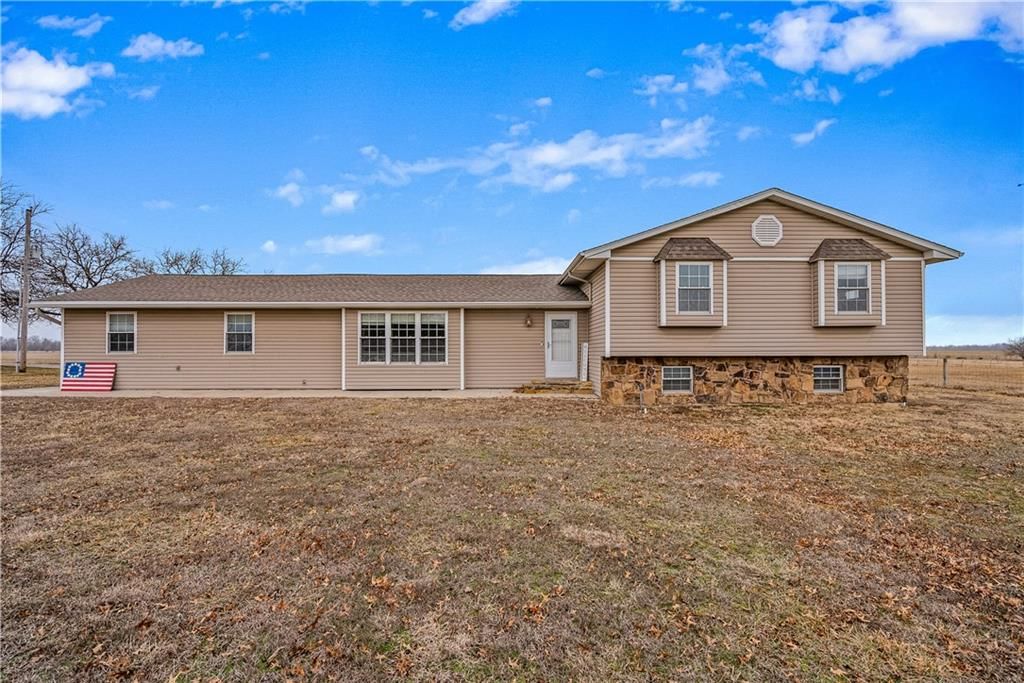 24005 Harper Road — photo 2