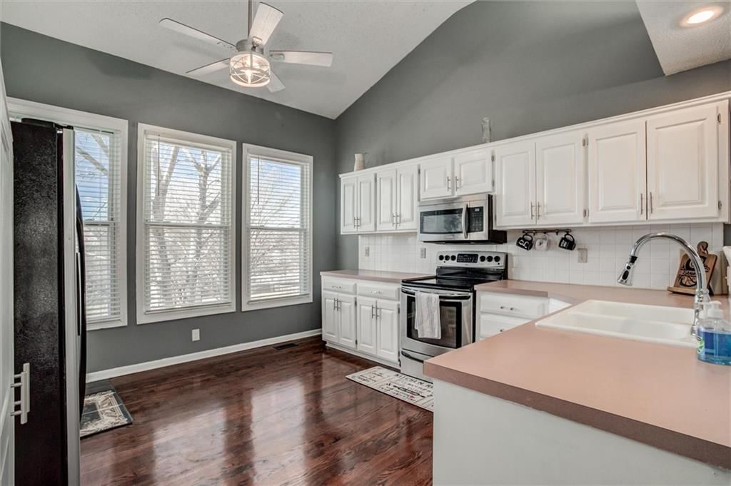 10018 N Highland Terrace — photo 11