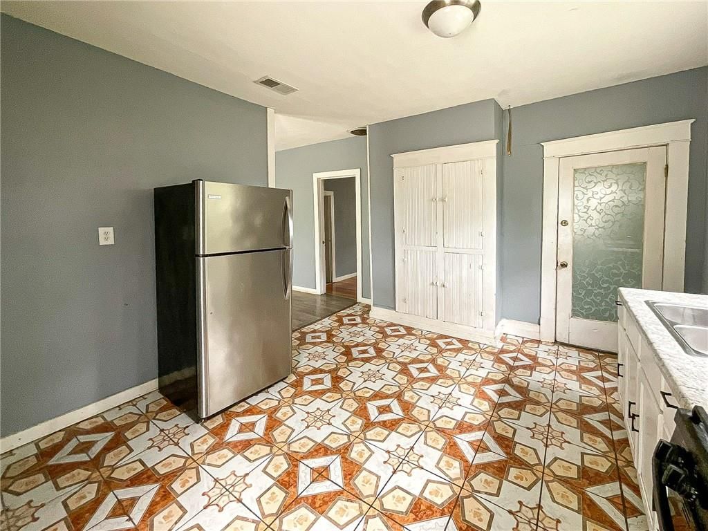 640 E 11th Street — photo 11