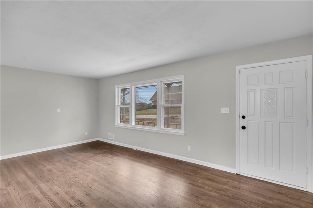 4904 Red Bridge Road — photo 7