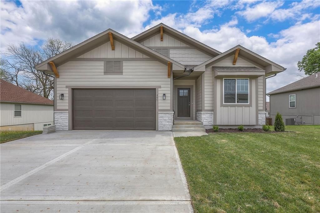207 S Black Jack Avenue, Lone Jack, MO