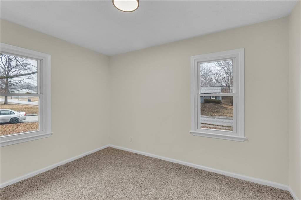501 W 90th Terrace — photo 17