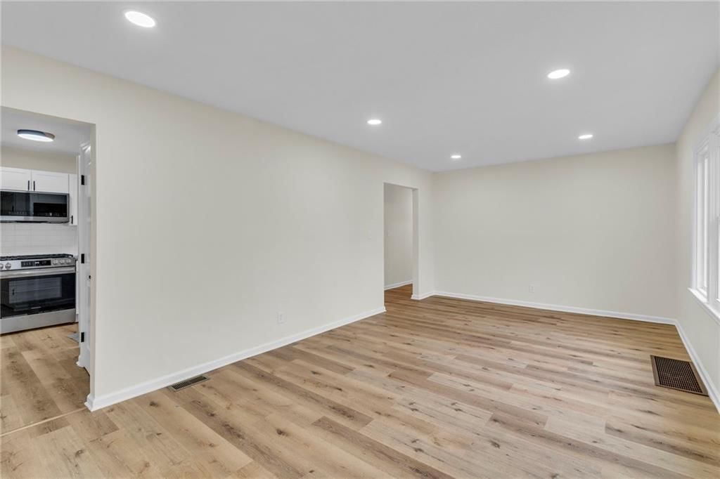 501 W 90th Terrace — photo 8