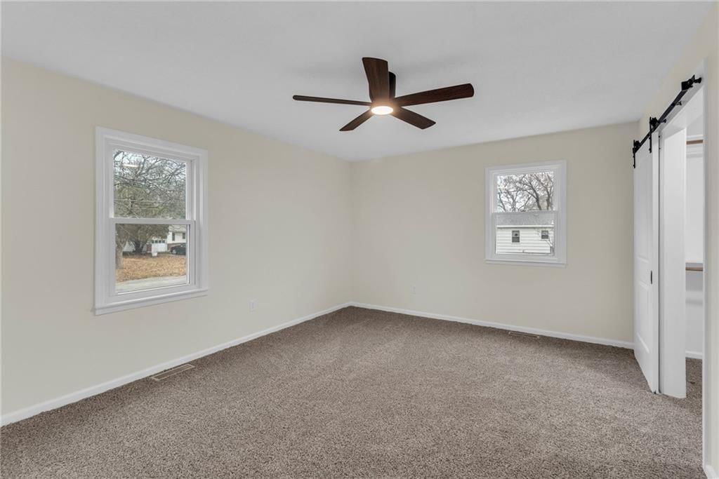 501 W 90th Terrace — photo 9