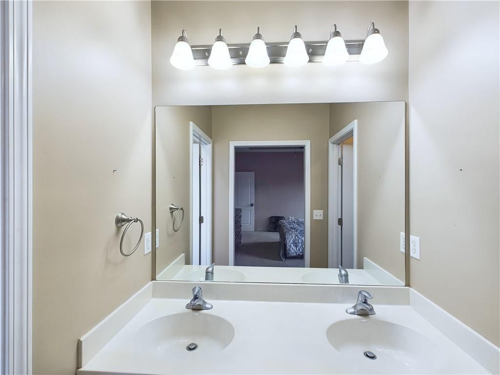 625 Roe Street — photo 23