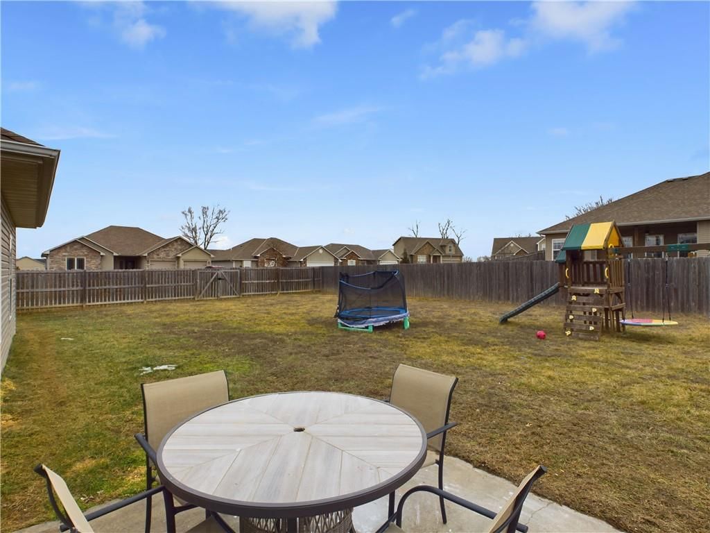 625 Roe Street — photo 26