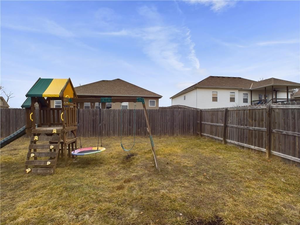 625 Roe Street — photo 29